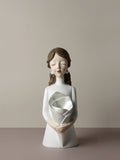 Home Decor Girl Figurine Resin Sculpture